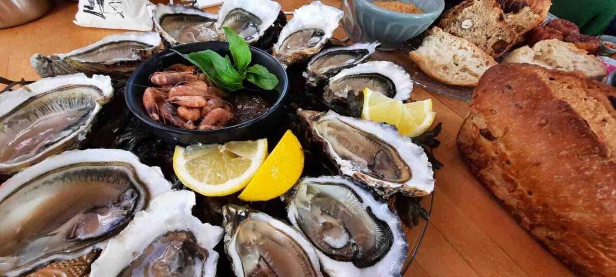 לה רושל Une Peniche Dans Le Bassin A Flot Du Vieux Port מראה חיצוני תמונה